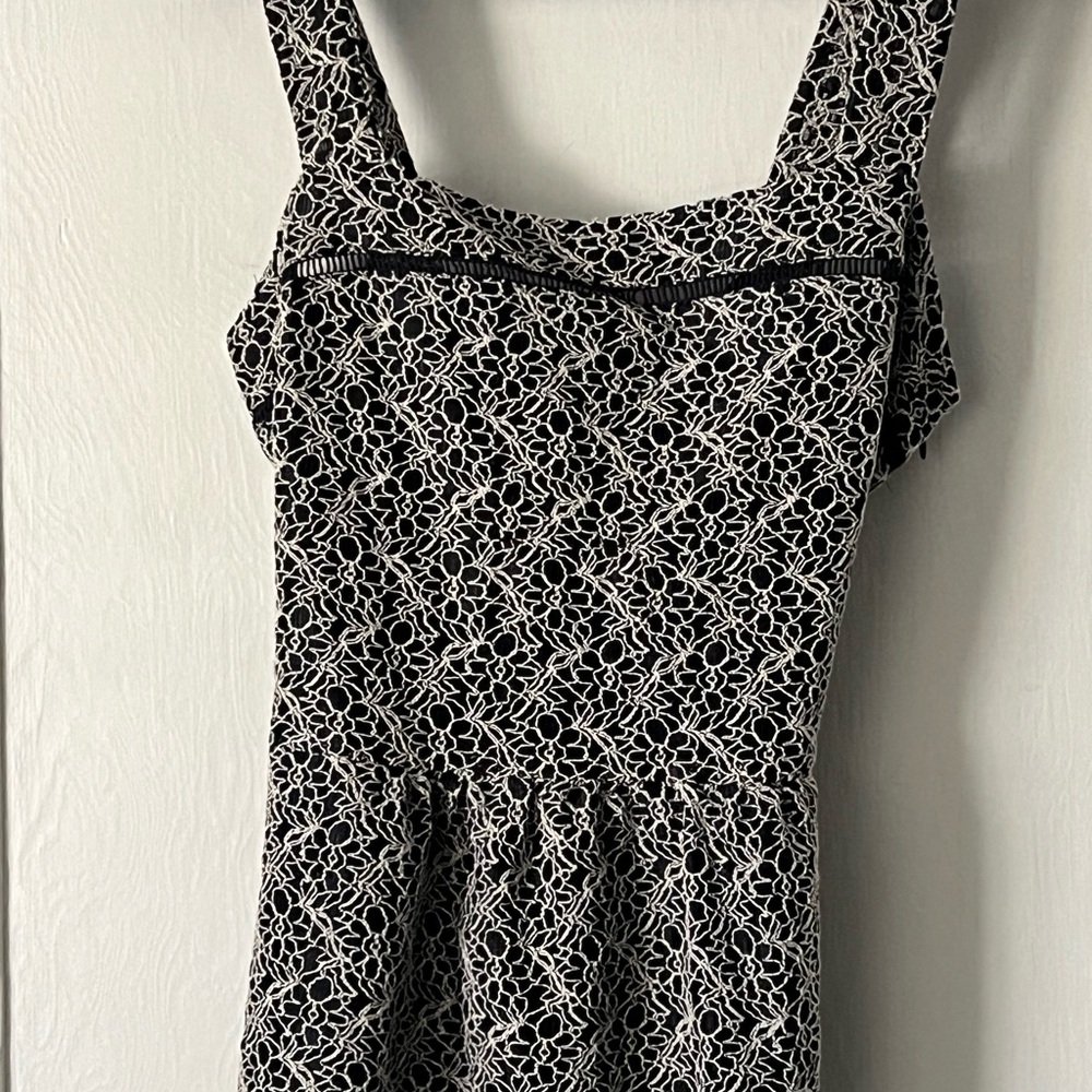 Banana Republic Black and White PeplumTop NWT